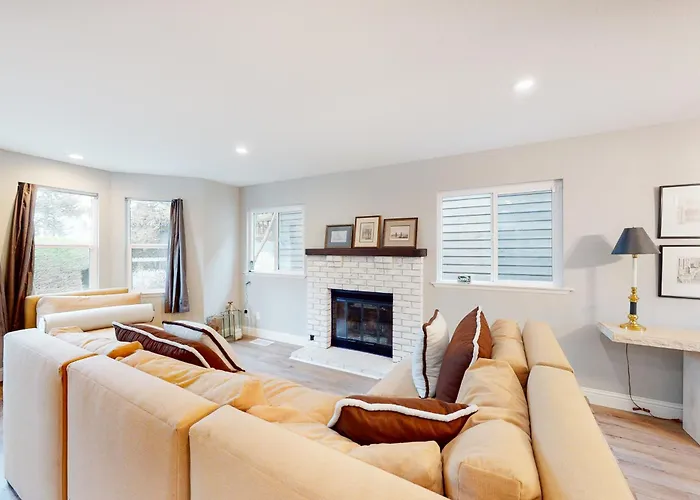 Wanderlust Cambria Seaside Village
